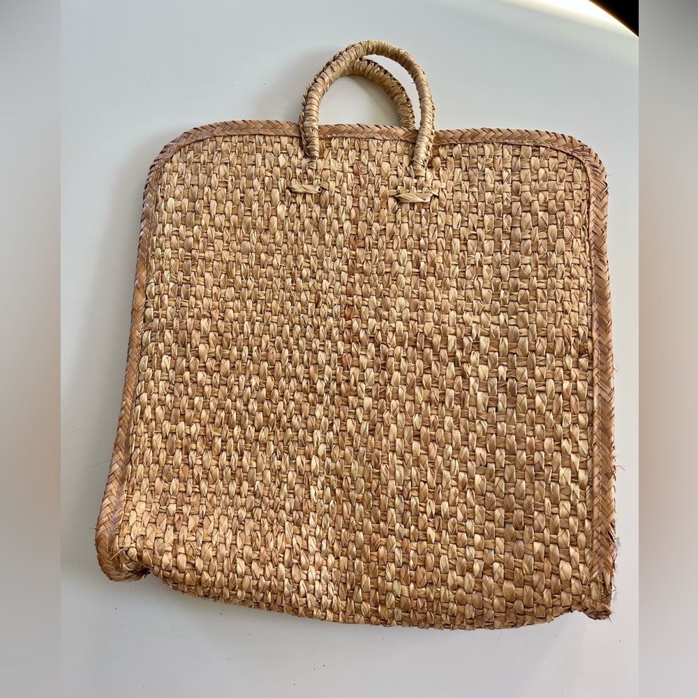 Vintage | Mexico Handcrafted Woven Straw + Yarn Bag | Handbag | Beach Bag - Picture 5 of 8